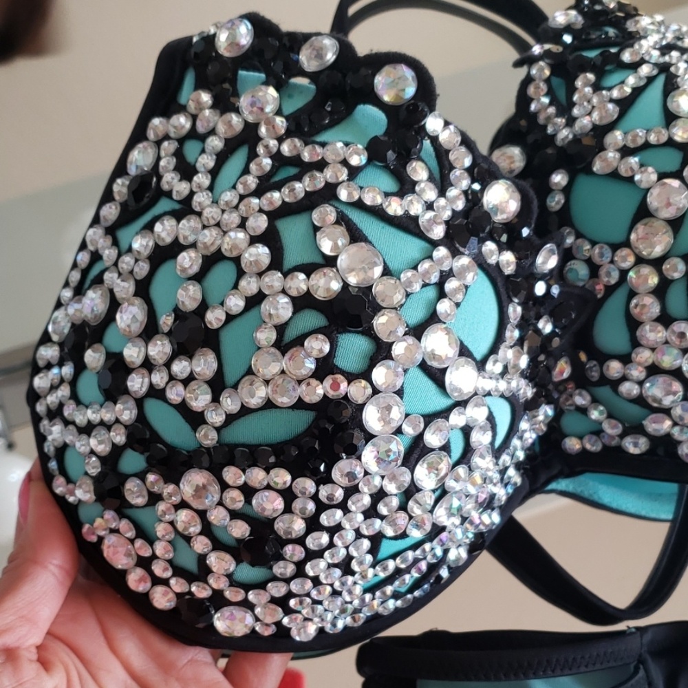 Bikini with glued stones - Picture 3 of 6
